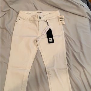 DL1961 White Jeans
